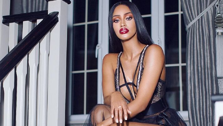 La ex di Balotelli scatenata: il topless di Fanny fa impazzire i suoi fan La ex di Balotelli scatenata: il topless di Fanny fa impazzire i suoi fan