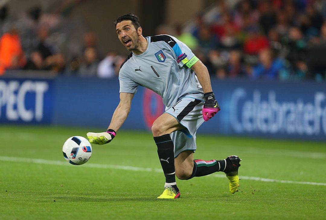  LYON, FRANCE - JUNE 13: Italy goalkeeper Gianluigi Buffon during the UEFA EURO 2016 Group E match between Belgium and Italy at Stade des Lumieres on June 13, 2016 in Lyon, France. (Photo by Catherine Ivill - AMA/Getty Images) 