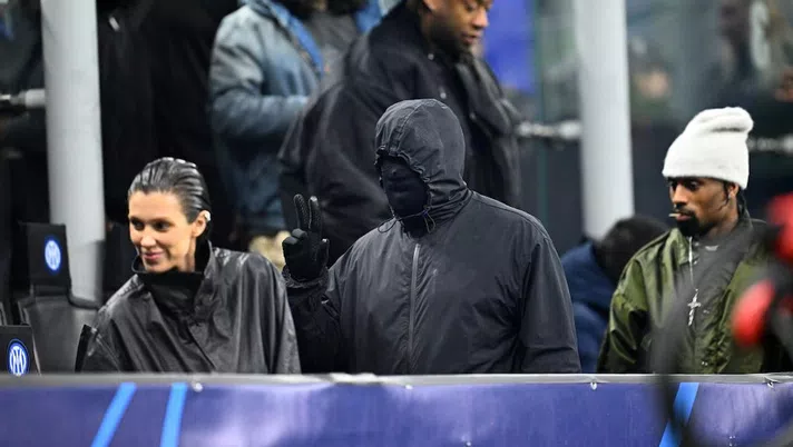 Kanye West in prima fila con la moglie a San Siro per Inter-Atletico Madrid - immagine 1