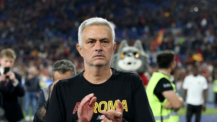 Mourinho torna nella Capitale, la Roma accoglie il nuovo acquisto Celik - immagine 1