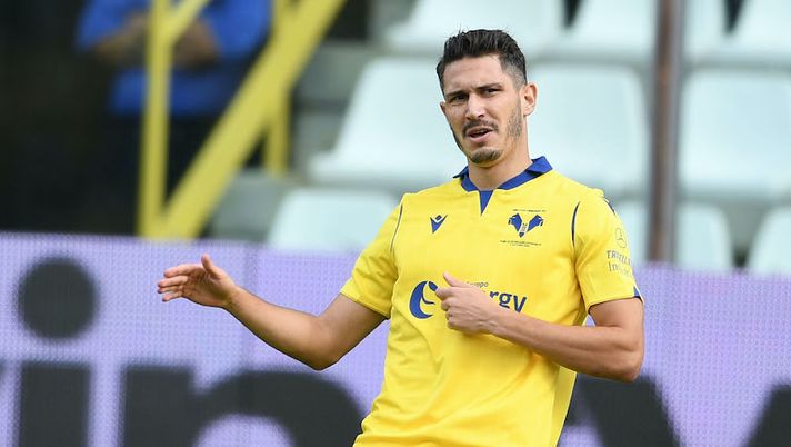 Mert Cetin (Hellas Verona) during the Italian 'Serie A' match between Parma 1-0 Hellas Verona at Ennio Tardini Stadiumon October 04, 2020 in Parma, Italy. (Photo by Maurizio Borsari/AFLO) UFFICIALE – Cetin riparte dalla Serie A: lascia il Verona, c’è l’annuncio - immagine 1