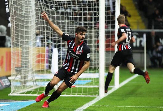 Andrè Silva con la maglia dell'Eintracht Andrè Silva con la maglia dell'Eintracht