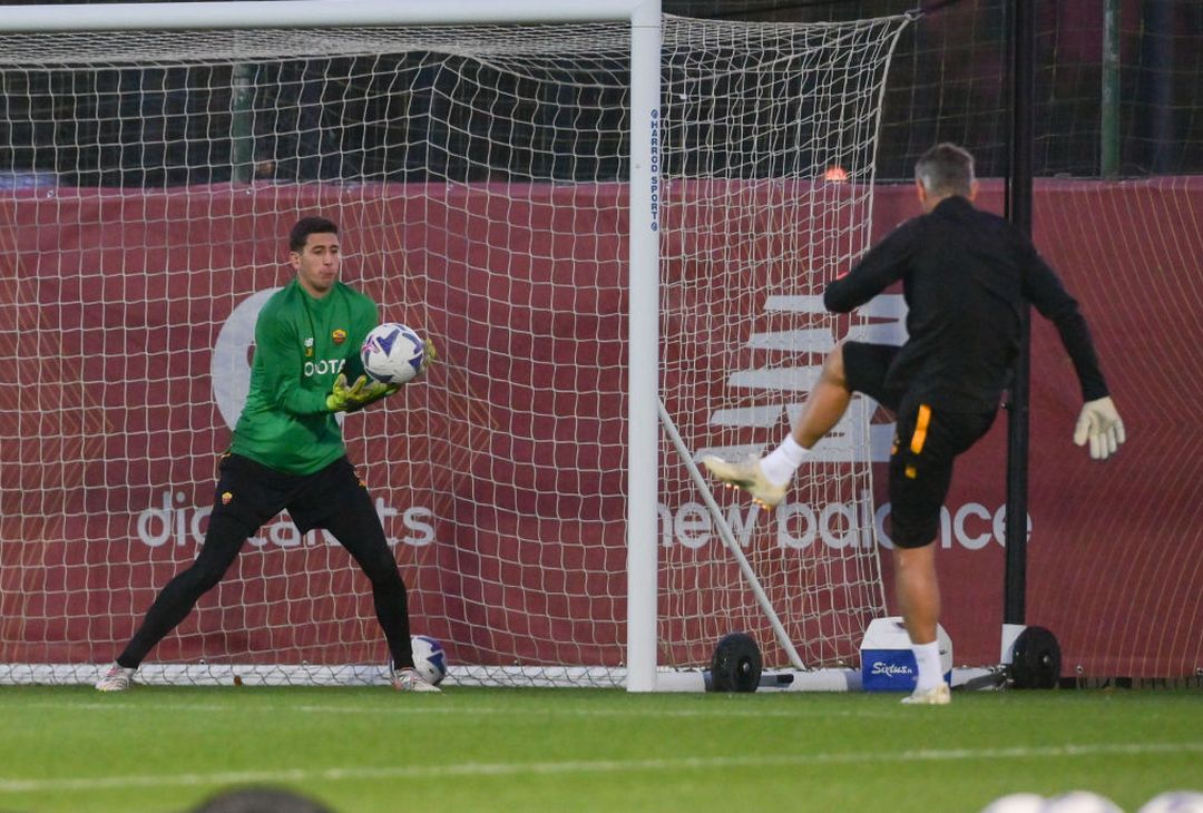 Trigoria, l’allenamento di rifinitura della Roma in vista del derby – FOTO GALLERY - immagine 6