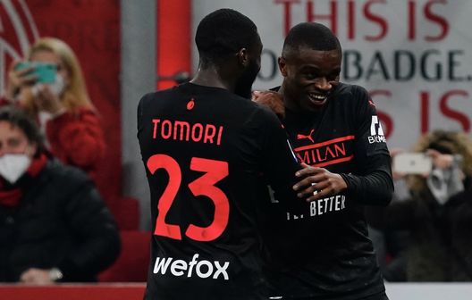 Fikayo Tomori e Pierre Kalulu (difensori AC Milan) esultano per il gol del francese in Milan-Empoli 1-0 (Serie A 2021-2022) | News (Getty Images) Tomori Kalulu AC Milan Milan-Empoli 1-0 Serie A 2021-2022