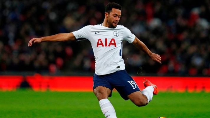 Tottenham Hotspur's Belgian midfielder Mousa Dembele has an unsuccessful shot during the English Premier League football match between Tottenham Hotspur and Stoke City at Wembley Stadium in London, on December 9, 2017.
Tottenham won the game 5-1. / AFP PHOTO / Adrian DENNIS / RESTRICTED TO EDITORIAL USE. No use with unauthorized audio, video, data, fixture lists, club/league logos or 'live' services. Online in-match use limited to 75 images, no video emulation. No use in betting, games or single club/league/player publications. / (Photo credit should read ADRIAN DENNIS/AFP/Getty Images) Dembelé, l’Inter ti spedisce in Cina. Sky: “Ma prima nerazzurro per un anno” - immagine 1