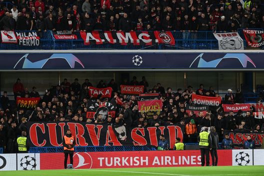 (Photo by Claudio Villa/AC Milan via Getty Images) Milan, serata da dimenticare: il Chelsea travolge i rossoneri- immagine 6