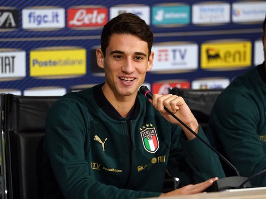 FLORENCE, ITALY - NOVEMBER 12: Andrea Cistana of Italy speaks with the media during Italy press conference at Centro Tecnico Federale di Coverciano on November 12, 2019 in Florence, Italy. (Photo by Claudio Villa/Getty Images) VN – Cistana può tornare di moda? Per adesso solo sondaggi dalla Fiorentina- immagine 2