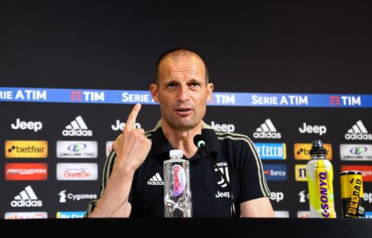 TURIN, ITALY - MAY 25: Juventus FC coach Massimiliano Allegri speaks to the media during a press conference at JTC on May 25, 2019 in Turin, Italy. (Photo by Juventus FC/Juventus FC via Getty Images) Allegri annuncia: “Chiesa e De Ligt recuperati. Testa allo Zenit e poi ACF”- immagine 2