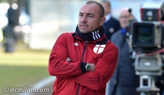 Cristian Brocchi, tecnico della Primavera rossonera (fonte foto: acmilan.com) Cristian Brocchi, tecnico della Primavera rossonera (fonte foto: acmilan.com)