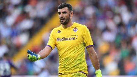 UDINE, ITALY - AUGUST 31: Pietro Terracciano of ACF Fiorentina gestures during the Serie A match between Udinese Calcio and ACF Fiorentina at Dacia Arena on August 31, 2022 in Udine, Italy. (Photo by Alessandro Sabattini/Getty Images)