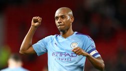 Fernandinho mette in guardia il City: “Se giochiamo così rischiamo di non arrivare in Champions…”
