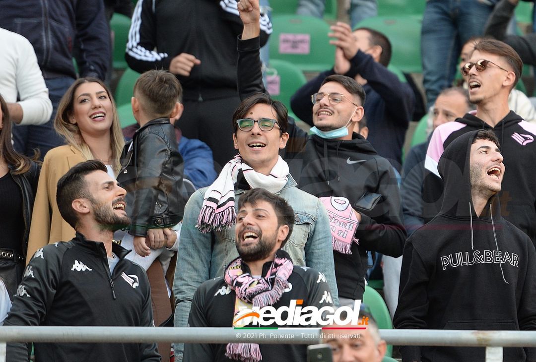 FOTO, i tifosi allo stadio per Palermo – Foggia 3-0 (Gallery) - immagine 2