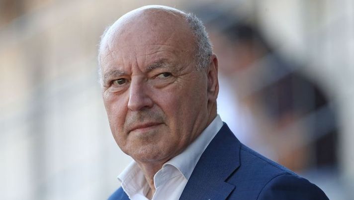 LUGANO, SWITZERLAND - JULY 12: FC Internazionale Sport CEO Giuseppe Marotta during Pre-season Friendly between FC Lugano v FC Internazionale at Cornaredo Stadium on July 12, 2022 in Lugano, Switzerland. (Photo by Marco Luzzani/Getty Images) Marotta: “Inzaghi non è sul banco degli imputati: resta fino a fine stagione, la scelta” - immagine 1