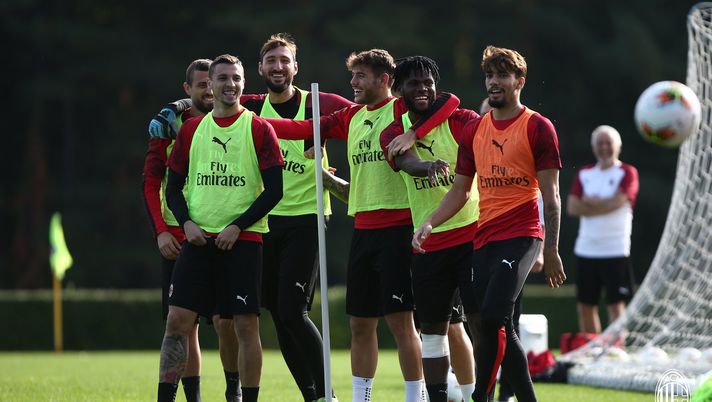I rossoneri a Milanello, @acmilan 