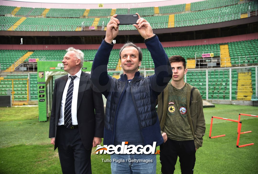  PALERMO, ITALY - MARCH 28: Evgeny Panteleev (L), Consul General of Russia in Palermo, and Arkady Dvorkovich (R), President of FIDE (Federation Internationale des Echecs-World Chess Federation) and guest look on before a training session at Stadio Renzo Barbera on March 28, 2019 in Palermo, Italy. (Photo by Tullio M. Puglia/Getty Images) 