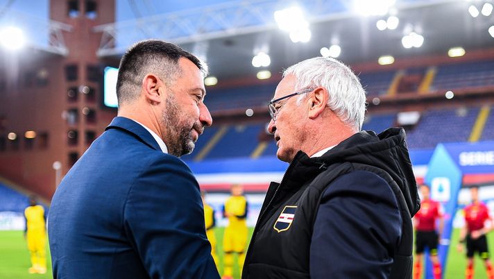 GENOA, ITALY - MAY 22: Roberto DAversa head coach of Parma (L) greets Claudio Ranieri head coach of Sampdoria before the Serie A match between UC Sampdoria and Parma Calcio at Stadio Luigi Ferraris on May 22, 2021 in Genoa, Italy. (Photo by Getty Images) 