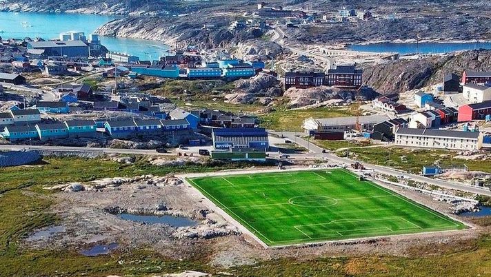Il campionato dura una settimana e torna dopo il Covid: riecco il calcio in Groenlandia - immagine 1