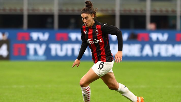 MILAN, ITALY - OCTOBER 05:  Laura Fusetti of AC Milan in action during the Women Serie A match between AC Milan and Juventus at Stadio Giuseppe Meazza on October 5, 2020 in Milan, Italy.  (Photo by Marco Luzzani/Getty Images) 
