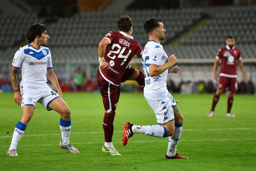 TURIN, ITALY - JULY 08: Simone Verdi of Torino FC scores a goal during the Serie A match between Torino FC and Brescia Calcio at Stadio Olimpico di Torino on July 8, 2020 in Turin, Italy. (Photo by Valerio Pennicino/Getty Images) TURIN, ITALY - JULY 08: Simone Verdi of Torino FC scores a goal during the Serie A match between Torino FC and Brescia Calcio at Stadio Olimpico di Torino on July 8, 2020 in Turin, Italy. (Photo by Valerio Pennicino/Getty Images)