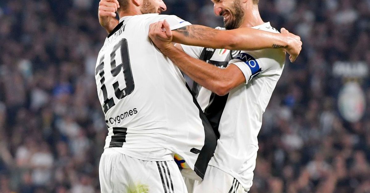 Juventus, Bonucci saluta Chiellini su Instagram: “Un privilegio stare accanto a te” Juventus, Bonucci saluta Chiellini su Instagram: “Un privilegio stare accanto a te”