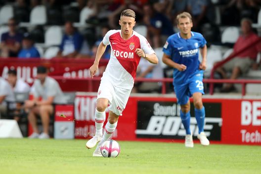 VERL, GERMANY - JULY 25: Antonio Barreca of Manaco runs with the ball during the Pre-Season Friendly match between VfL Bochum and AS Monaco at Sportclub Arena on July 25, 2018 in Verl, Germany. The match between Bochum and Monaco ended 2-2. (Photo by Christof Koepsel/Getty Images) VERL, GERMANY - JULY 25: Antonio Barreca of Manaco runs with the ball during the Pre-Season Friendly match between VfL Bochum and AS Monaco at Sportclub Arena on July 25, 2018 in Verl, Germany. The match between Bochum and Monaco ended 2-2. (Photo by Christof Koepsel/Getty Images)