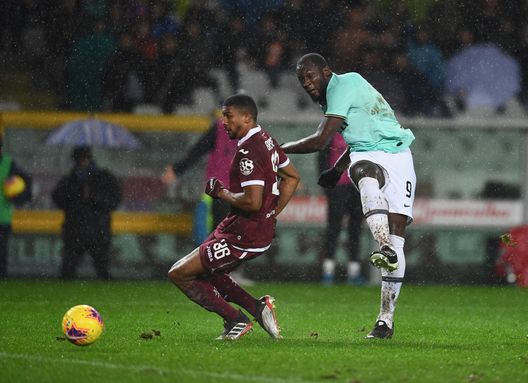 TURIN, ITALY - NOVEMBER 23: Romelu Menama Lukaku Bolingoli of FC Internazionale scores the third goal during the Serie A match between Torino FC and FC Internazionale at Stadio Olimpico di Torino on November 23, 2019 in Turin, Italy. (Photo by Claudio Villa - Inter/Inter via Getty Images ) TURIN, ITALY - NOVEMBER 23: Romelu Menama Lukaku Bolingoli of FC Internazionale scores the third goal during the Serie A match between Torino FC and FC Internazionale at Stadio Olimpico di Torino on November 23, 2019 in Turin, Italy. (Photo by Claudio Villa - Inter/Inter via Getty Images )