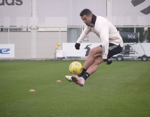 Cristiano Ronaldo (Instagram Juventus) Cristiano Ronaldo (Instagram Juventus)