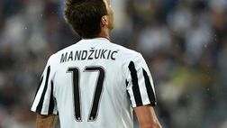 VINOVO – Juventus, allenamento concluso. Mandzukic sorride: è ok!