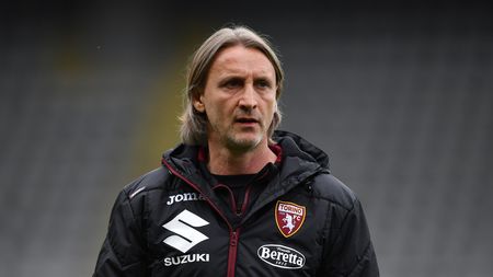 TURIN, ITALY - APRIL 26: Davide Nicola, Head Coach of Torino FC looks on prior to the Serie A match between Torino FC and SSC Napoli at Stadio Olimpico di Torino on April 26, 2021 in Turin, Italy. Sporting stadiums around Italy remain under strict restrictions due to the Coronavirus Pandemic as Government social distancing laws prohibit fans inside venues resulting in games being played behind closed doors. (Photo by Valerio Pennicino/Getty Images) TURIN, ITALY - APRIL 26: Davide Nicola, Head Coach of Torino FC looks on prior to the Serie A match between Torino FC and SSC Napoli at Stadio Olimpico di Torino on April 26, 2021 in Turin, Italy. Sporting stadiums around Italy remain under strict restrictions due to the Coronavirus Pandemic as Government social distancing laws prohibit fans inside venues resulting in games being played behind closed doors. (Photo by Valerio Pennicino/Getty Images)