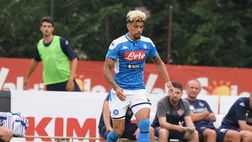 Mercato, proseguono i contatti tra Fiorentina e Napoli per Malcuit. Si valuta la formula