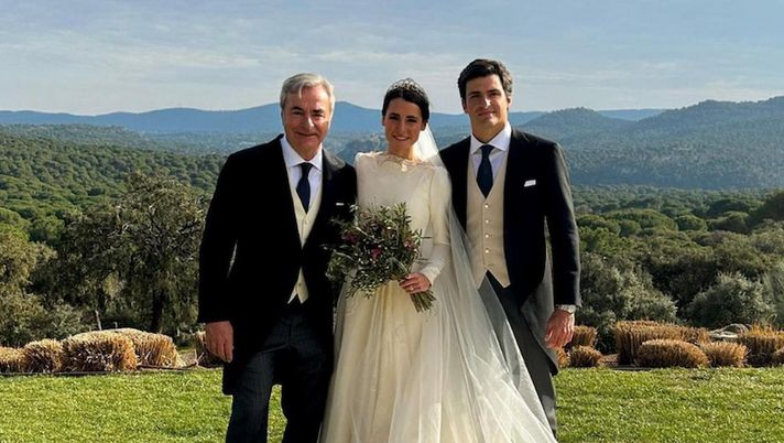 Fiori d’arancio in casa Sainz: si è sposata Ana, sorella del pilota della Ferrari - immagine 1