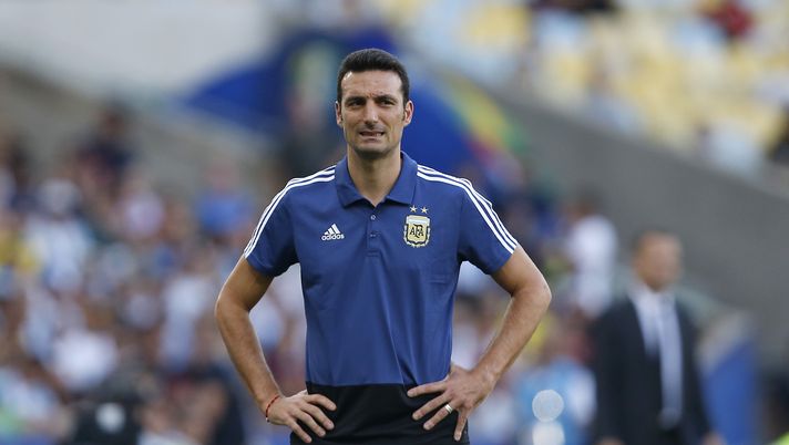 RIO DE JANEIRO, BRAZIL - JUNE 28: Lionel Scaloni head coach of Argentina reacts during the Copa America Brazil 2019 quarterfinal match between Argentina and Venezuela at Maracana Stadium on June 28, 2019 in Rio de Janeiro, Brazil. (Photo by Wagner Meier/Getty Images)  RIO DE JANEIRO, BRAZIL - JUNE 28: Lionel Scaloni head coach of Argentina reacts during the Copa America Brazil 2019 quarterfinal match between Argentina and Venezuela at Maracana Stadium on June 28, 2019 in Rio de Janeiro, Brazil. (Photo by Wagner Meier/Getty Images)