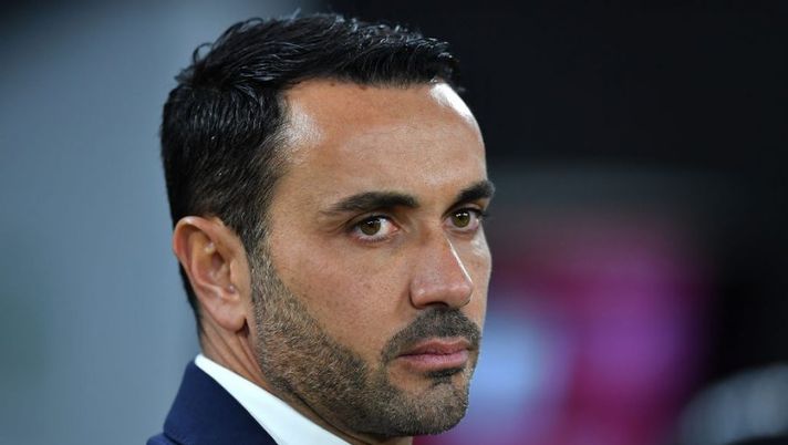 TURIN, ITALY - JANUARY 19: Monza head coach Raffaele Palladino looks on during the Coppa Italia match between Juventus and Monza at Juventus Stadium on January 19, 2023 in Turin, Italy. (Photo by Valerio Pennicino/Getty Images) Palladino: “Carlos Augusto stava bene, poi lo stop: cosa filtra verso il Milan” - immagine 1