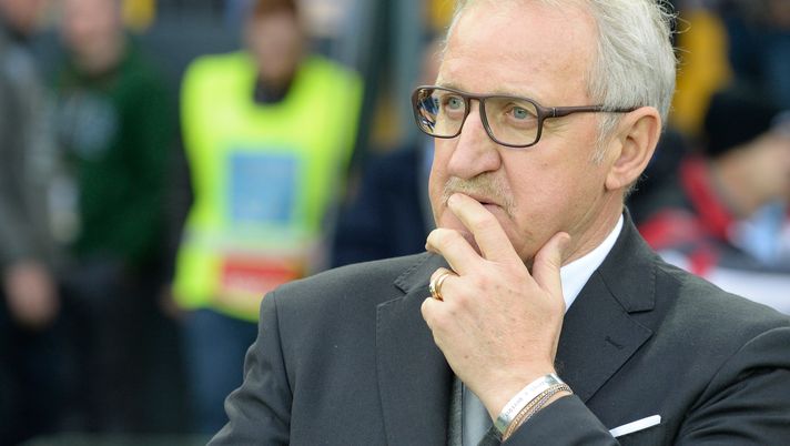 UDINE, ITALY - MARCH 19: Head coach of Udinese Luigi Del Neri looks on during the Serie A match between Udinese Calcio and US Citta di Palermo at Stadio Friuli on March 19, 2017 in Udine, Italy. (Photo by Dino Panato/Getty Images) UDINE, ITALY - MARCH 19: Head coach of Udinese Luigi Del Neri looks on during the Serie A match between Udinese Calcio and US Citta di Palermo at Stadio Friuli on March 19, 2017 in Udine, Italy. (Photo by Dino Panato/Getty Images)