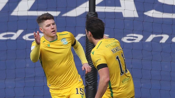 GLASGOW, SCOTLAND - APRIL 11: Kevin Nisbet of Hibernian celebrates scoring his team's only goal during the Ladbrokes Scottish Premiership match between Rangers and Hibernian at Ibrox Stadium on April 11, 2021 in Glasgow, Scotland. Sporting stadiums around the UK remain under strict restrictions due to the Coronavirus Pandemic as Government social distancing laws prohibit fans inside venues resulting in games being played behind closed doors. (Photo by Ian MacNicol/Getty Images) GLASGOW, SCOTLAND - APRIL 11: Kevin Nisbet of Hibernian celebrates scoring his team's only goal during the Ladbrokes Scottish Premiership match between Rangers and Hibernian at Ibrox Stadium on April 11, 2021 in Glasgow, Scotland. Sporting stadiums around the UK remain under strict restrictions due to the Coronavirus Pandemic as Government social distancing laws prohibit fans inside venues resulting in games being played behind closed doors. (Photo by Ian MacNicol/Getty Images)