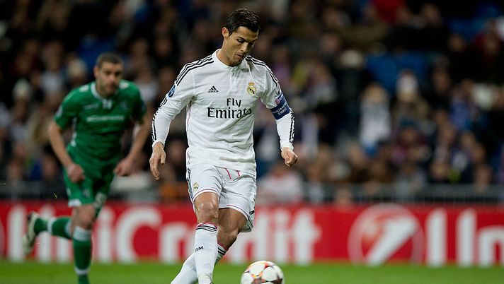 MADRID, SPAIN - DECEMBER 09: Cristiano Ronaldo of Real Madrid CF scores their opening goal from a penalty shot during the UEFA Champions League Group B match between Real Madrid CF and PFC Ludogorets Razgrad at Estadio Santiago Bernabeu on December 9, 2014 in Madrid, Spain. (Photo by Gonzalo Arroyo Moreno/Getty Images) MADRID, SPAIN - DECEMBER 09: Cristiano Ronaldo of Real Madrid CF scores their opening goal from a penalty shot during the UEFA Champions League Group B match between Real Madrid CF and PFC Ludogorets Razgrad at Estadio Santiago Bernabeu on December 9, 2014 in Madrid, Spain. (Photo by Gonzalo Arroyo Moreno/Getty Images)