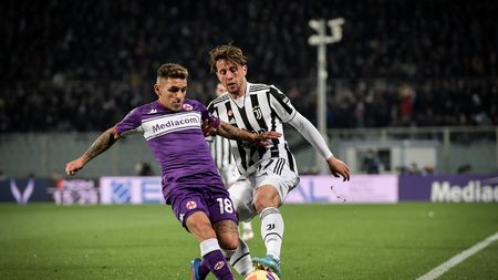 FLORENCE, ITALY - MARCH 02: Luca Pellegrini of Juventus and Torreira of Fiorentina during the Coppa Italia Semi Final 1st Leg match between ACF Fiorentina and Juventus FC at Stadio Artemio Franchi on March 2, 2022 in Florence, Italy. (Photo by Daniele Badolato - Juventus FC/Juventus FC via Getty Images) FLORENCE, ITALY - MARCH 02: Luca Pellegrini of Juventus and Torreira of Fiorentina during the Coppa Italia Semi Final 1st Leg match between ACF Fiorentina and Juventus FC at Stadio Artemio Franchi on March 2, 2022 in Florence, Italy. (Photo by Daniele Badolato - Juventus FC/Juventus FC via Getty Images)