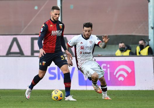 GENOA, ITALY JANUARY 24: Marko Pjaca of Genoa CFC and Nahitan Nandez of Cagliari Calcio during the Serie A match between Genoa CFC and Cagliari Calcio at Stadio Luigi Ferraris on January 24, 2021 in Genoa, Italy. (Photo by Paolo Rattini/Getty Images) GENOA, ITALY JANUARY 24: Marko Pjaca of Genoa CFC and Nahitan Nandez of Cagliari Calcio during the Serie A match between Genoa CFC and Cagliari Calcio at Stadio Luigi Ferraris on January 24, 2021 in Genoa, Italy. (Photo by Paolo Rattini/Getty Images)