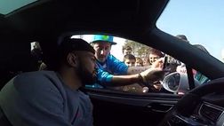 VIDEO / Autografi a ritmo di samba, Gabigol si ferma con i tifosi: “Grazie per la cura”