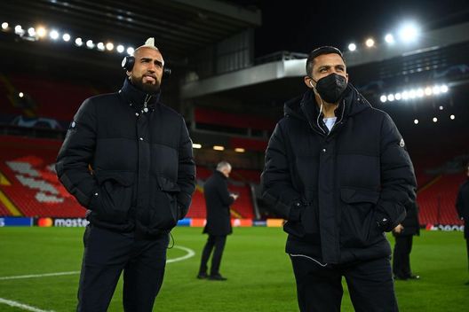 Sanchez e Vidal Inter Anfield Liverpool