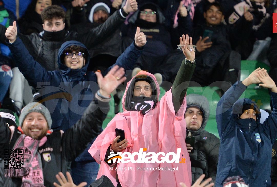 FOTOTIFO Palermo-Ternana 0-0, gli scatti ai tifosi al “Renzo Barbera” (Gallery) - immagine 5