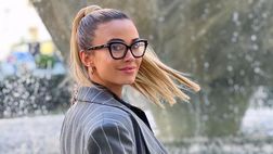 SOCIAL/ Diletta Leotta, look casual e occhiali da vista all’uscita da Radio 105