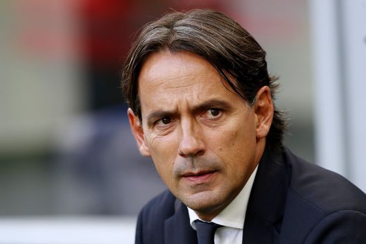 MILAN, ITALY - SEPTEMBER 10: Simone Inzaghi, Head Coach of FC Internazionale looks on prior to the Serie A match between FC Internazionale and Torino FC at Stadio Giuseppe Meazza on September 10, 2022 in Milan, Italy. (Photo by Marco Luzzani/Getty Images)