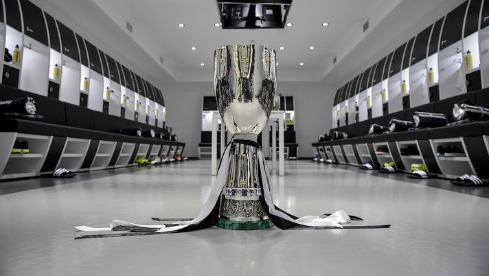 TURIN, ITALY - JANUARY 21:  Supercoppa trophy in the dressing room before the Serie A match between Juventus and Chievo on January 21, 2019 in Turin, Italy.  (Photo by Daniele Badolato - Juventus FC/Juventus FC via Getty Images)  TURIN, ITALY - JANUARY 21:  Supercoppa trophy in the dressing room before the Serie A match between Juventus and Chievo on January 21, 2019 in Turin, Italy.  (Photo by Daniele Badolato - Juventus FC/Juventus FC via Getty Images)