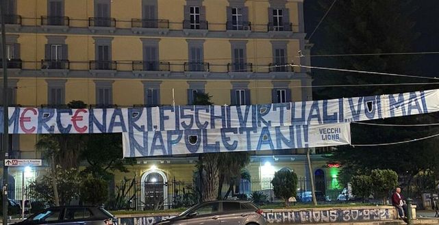striscione napoli ultras