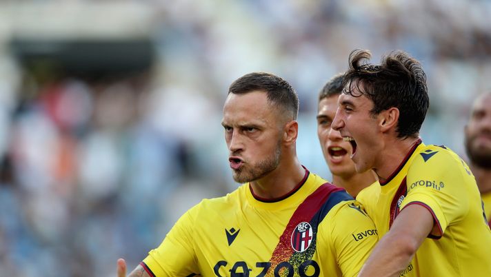 ROME, ITALY - AUGUST 14: Marko Arnautovic of FC Bologna celebrates after scoring the goal from penalty spot during the Serie A match between SS Lazio and Bologna FC at Stadio Olimpico on August 14, 2022 in Rome, Italy. (Photo by Paolo Bruno/Getty Images) La Fiorentina vuole “gli incedibili” del Bologna: Arnautovic e non solo - immagine 1