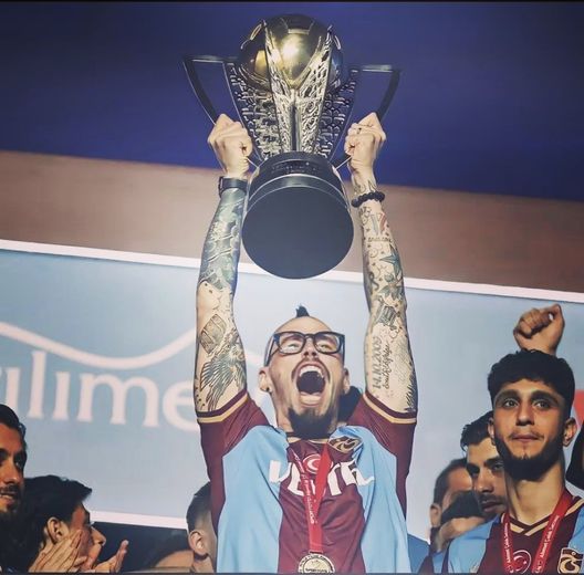 FOTO Hamsik festeggia ancora il successo del Trabzonspor: “Siamo campioni”- immagine 2