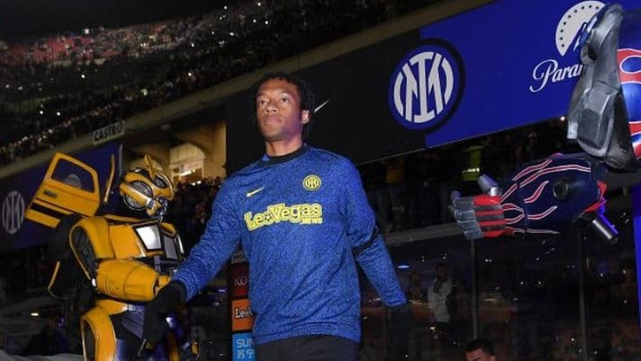 Cuadrado festeggia la vittoria dell’Inter sui social. Tifosi Juve lo insultano - immagine 1