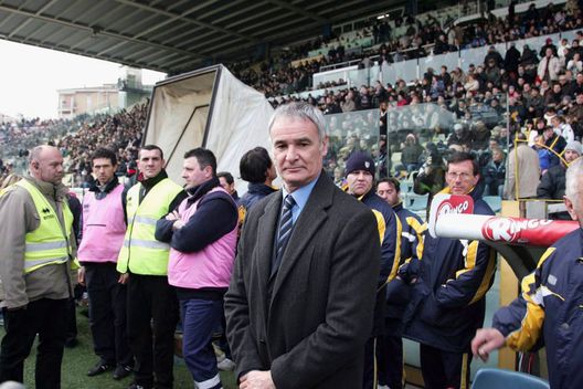 PARMA, ITALY - FEBRUARY 18: Claudio Ranieri manager of Parma stands on the touchline prior to the Serie A match between Parma and Sampdoria at the Ennio Tardini stadium on February 18, 2007 in Parma, Italy. (Photo by New Press/Getty Images) PARMA, ITALY - FEBRUARY 18: Claudio Ranieri manager of Parma stands on the touchline prior to the Serie A match between Parma and Sampdoria at the Ennio Tardini stadium on February 18, 2007 in Parma, Italy. (Photo by New Press/Getty Images)
