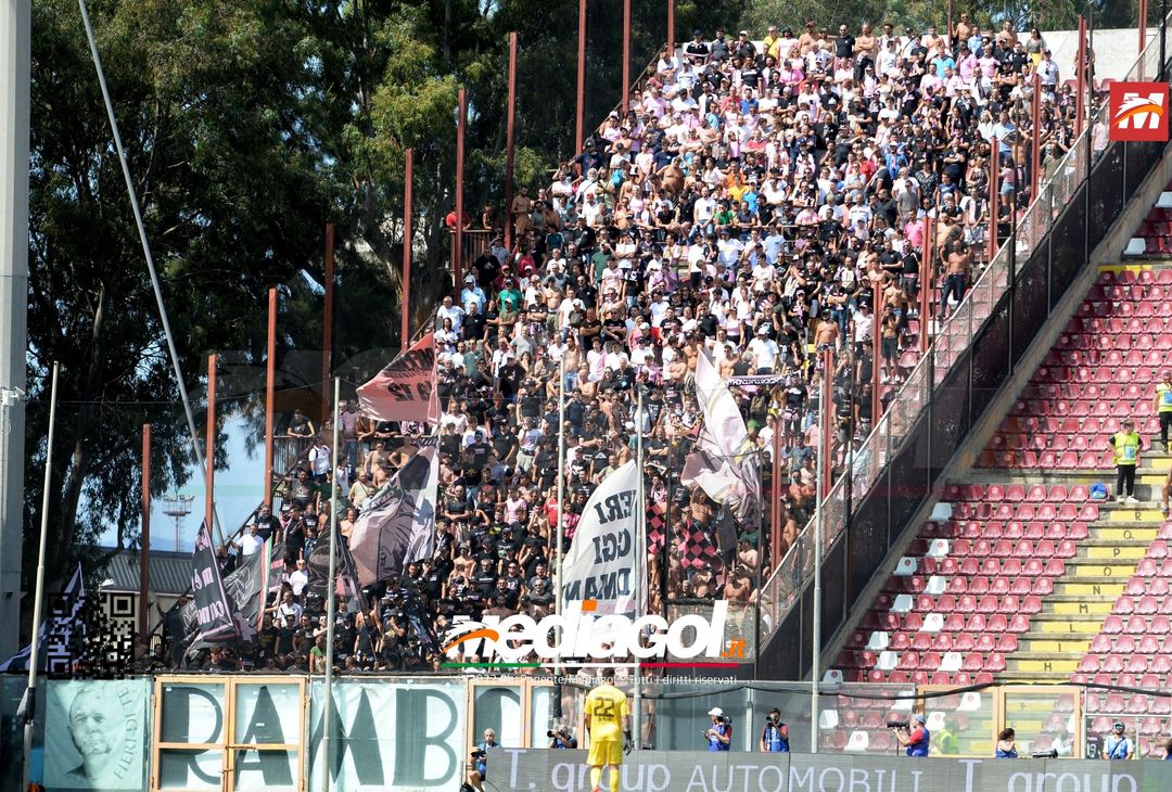 FOTOTIFO, Reggina-Palermo 3-0: i tifosi allo stadio “Oreste Granillo” (Gallery) - immagine 11